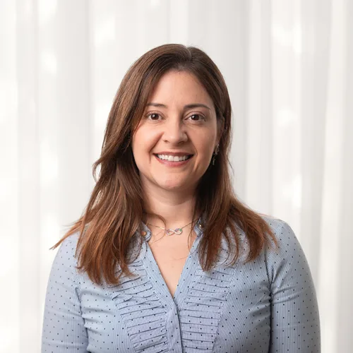 Dr Camila Marques de Castro