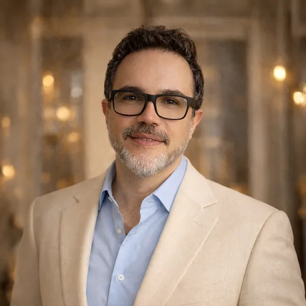 Dr Colin Mctari